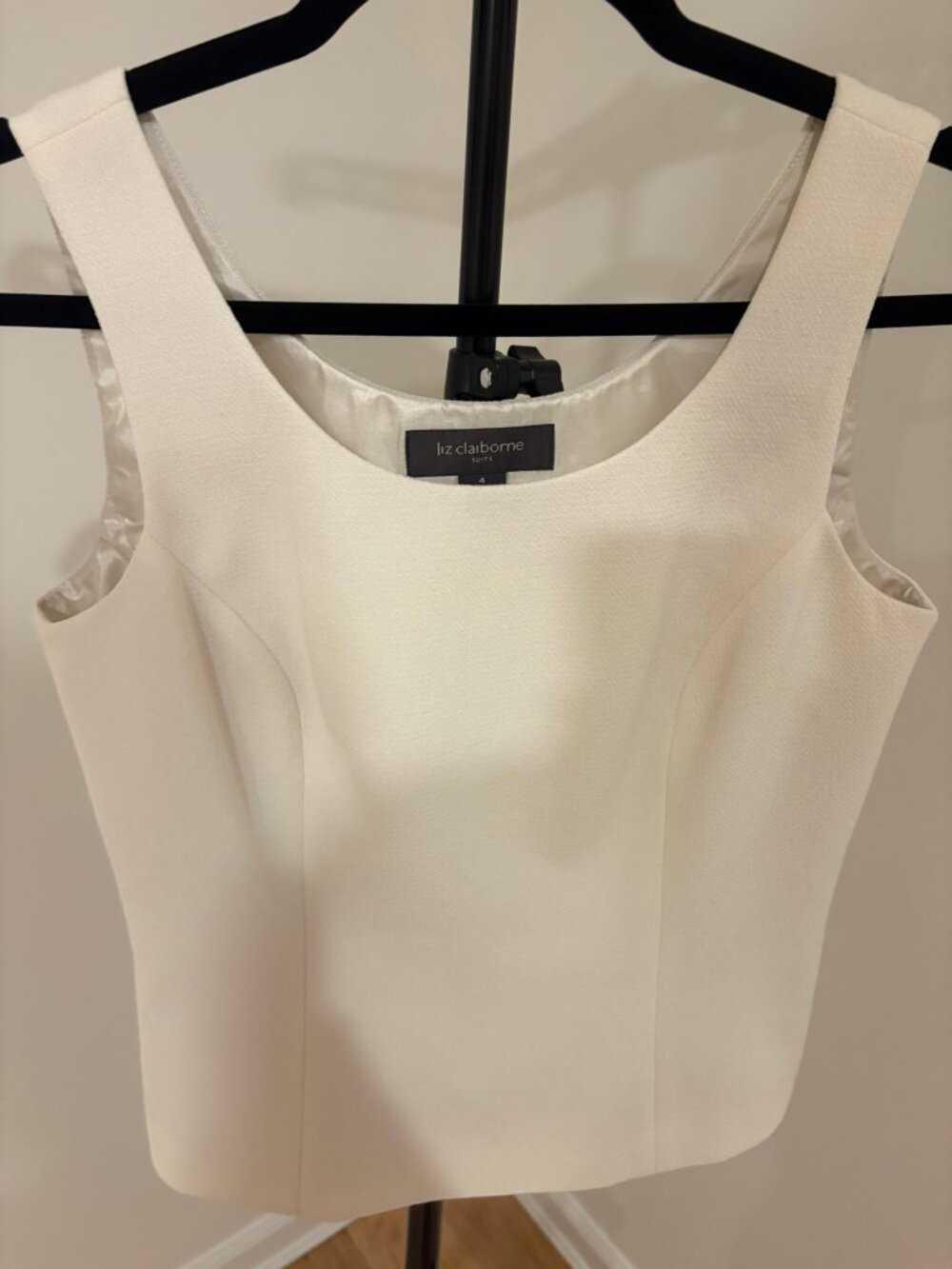 🤍 Liz Claiborne Suites White Textured Sleeveless Scoop Neck Shell Top - Size 4